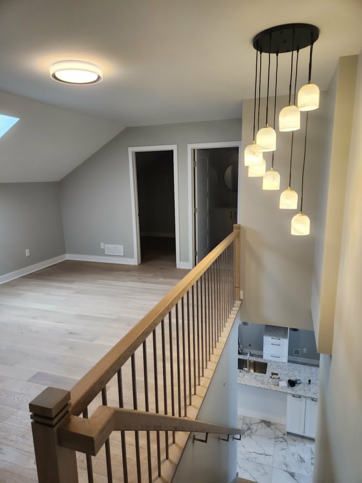 Stairway light fixture